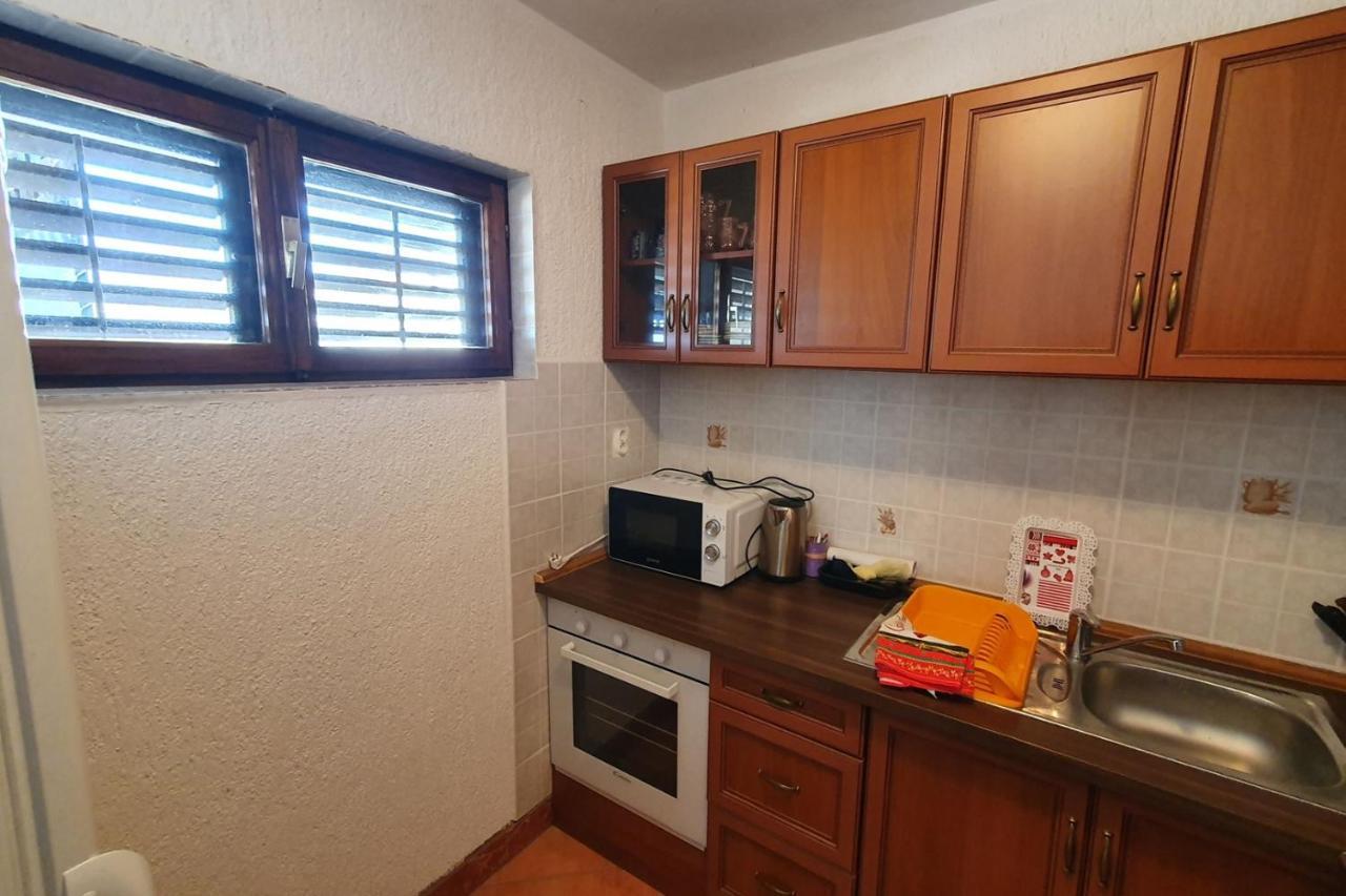 Apartment Mirella For 6 Persons Located In Central Istria Gradinje Екстериор снимка