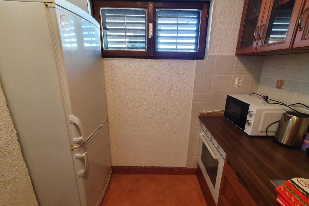 Apartment Mirella For 6 Persons Located In Central Istria Gradinje Екстериор снимка
