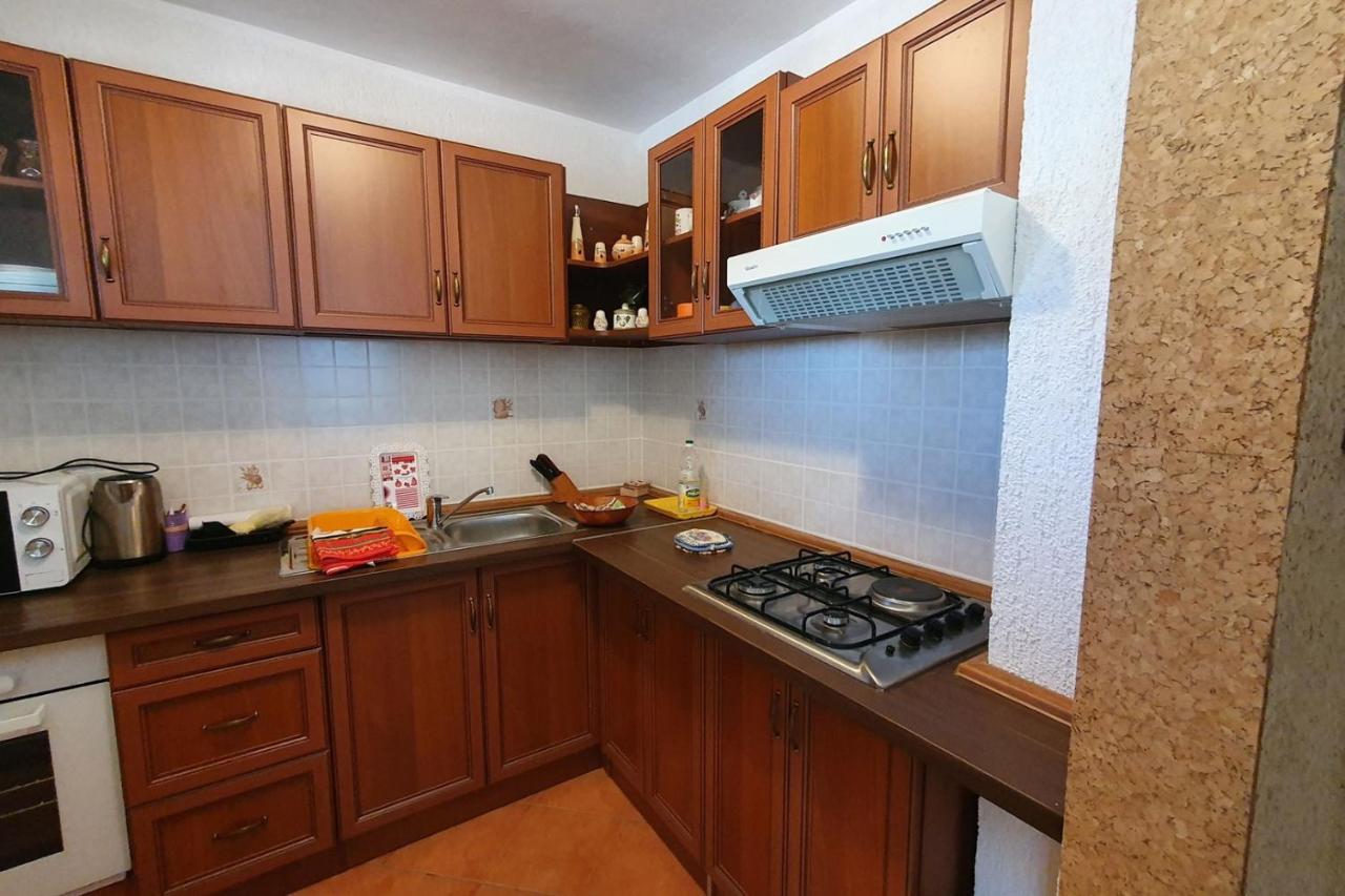 Apartment Mirella For 6 Persons Located In Central Istria Gradinje Екстериор снимка